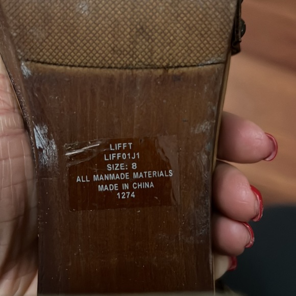 Madden girl wooden block heels in neutral color. Size 8 worn a few times - Picture 6 of 6